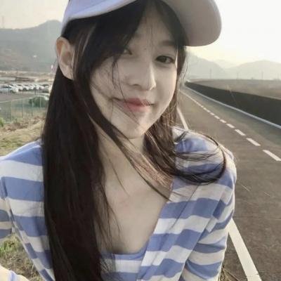 男孩超级白